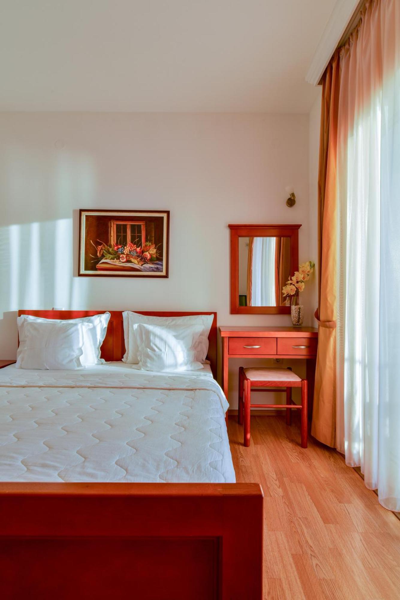Apartments Leut Sveti Stefan Rom bilde