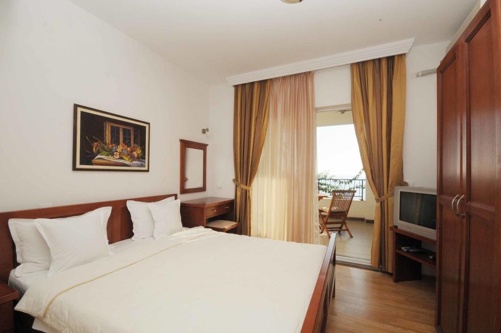 Apartments Leut Sveti Stefan Eksteriør bilde