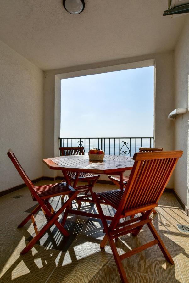 Apartments Leut Sveti Stefan Eksteriør bilde